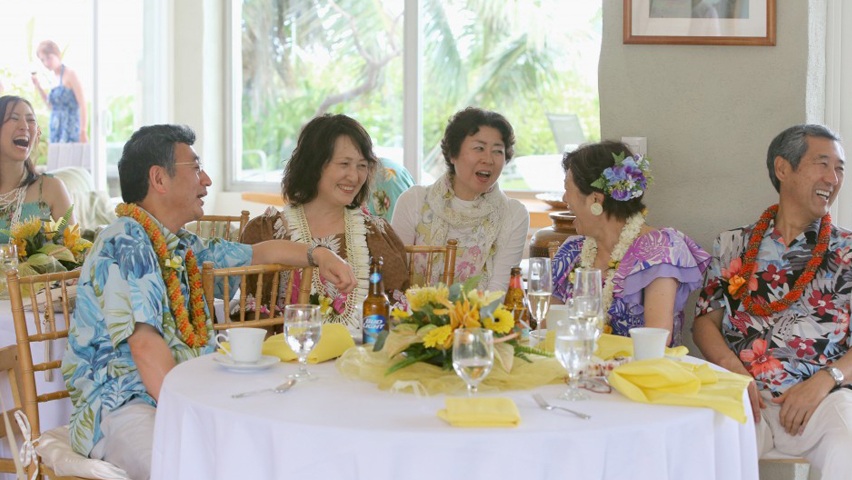 挙式後にはカップル、ゲスト共に素晴らしいのハワイパーティーをお楽しみいただけます